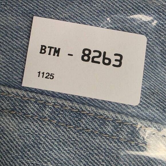 KanCan High Rise Distressed Mom Jeans 13/30 Button Fly - Picture 12 of 12